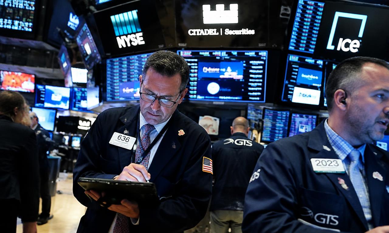 Megacap earnings beat forecasts, lifting tech-heavy indexes to record highs